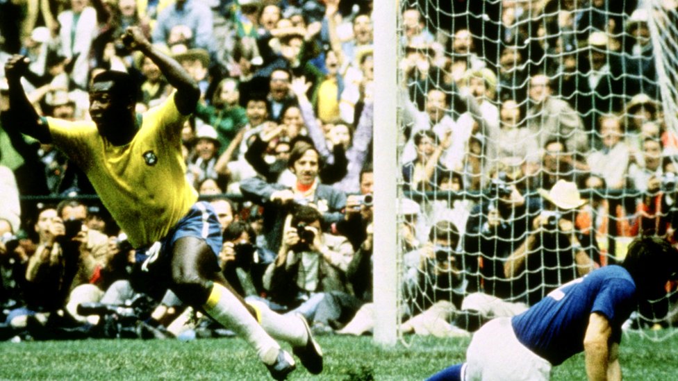 La emotiva propuesta para la camiseta de Brasil por Pelé: Que tres  estrellas del escudo sean corazones