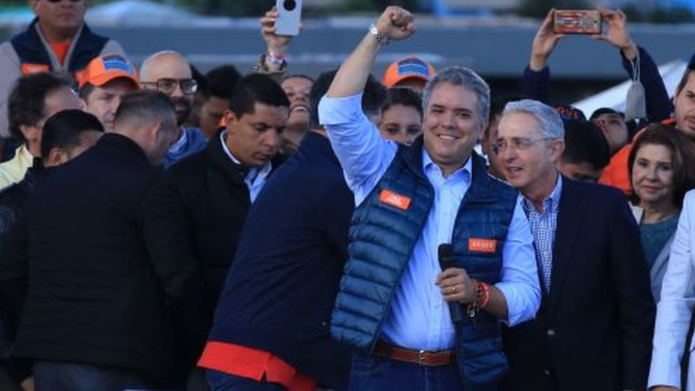 Iván Duque junto a Álvaro Uribe.