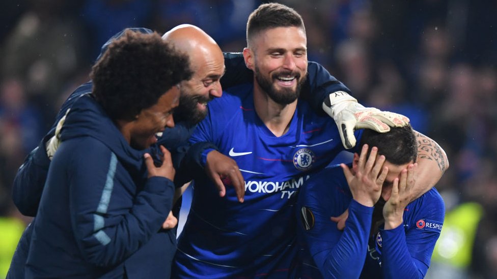 Hazard celebra.