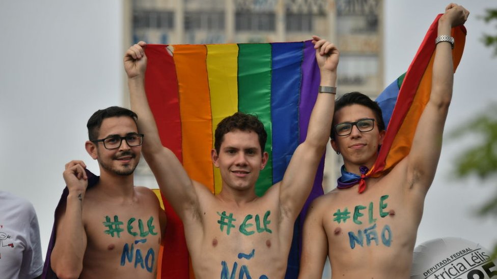 Homosexuales manifestantes de "#EleNão"