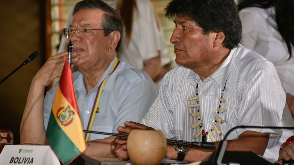 Morales (derecha)