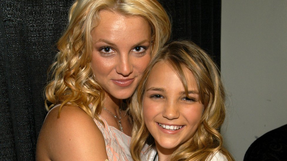 Britney Spears and sister Jamie Lynn's rift grows with social media feud -  BBC News