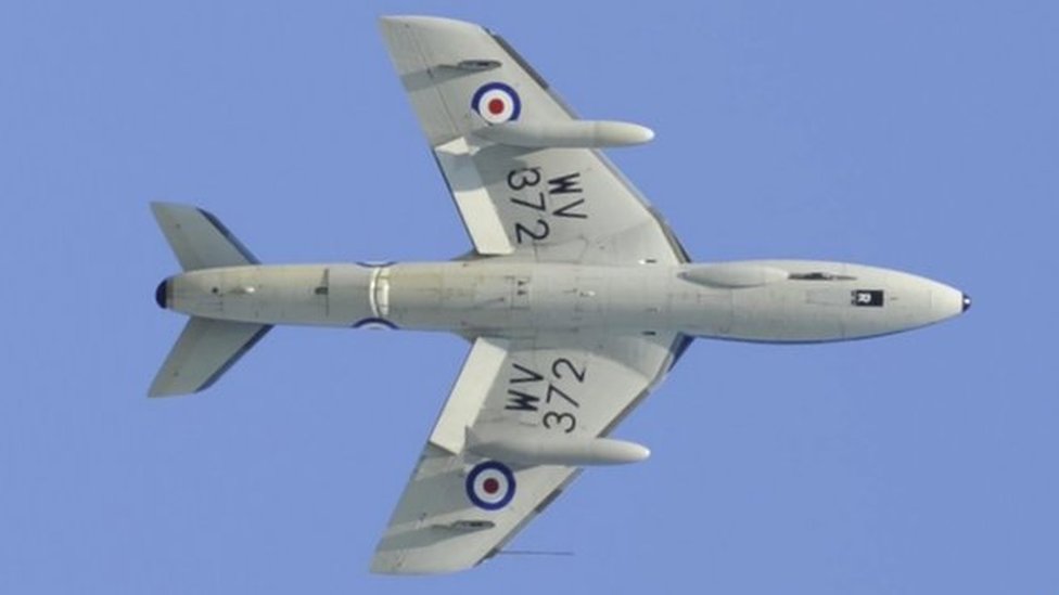 Hawker Hunter WV372 выступал на авиашоу в Шорхэме незадолго до того, как он разбился