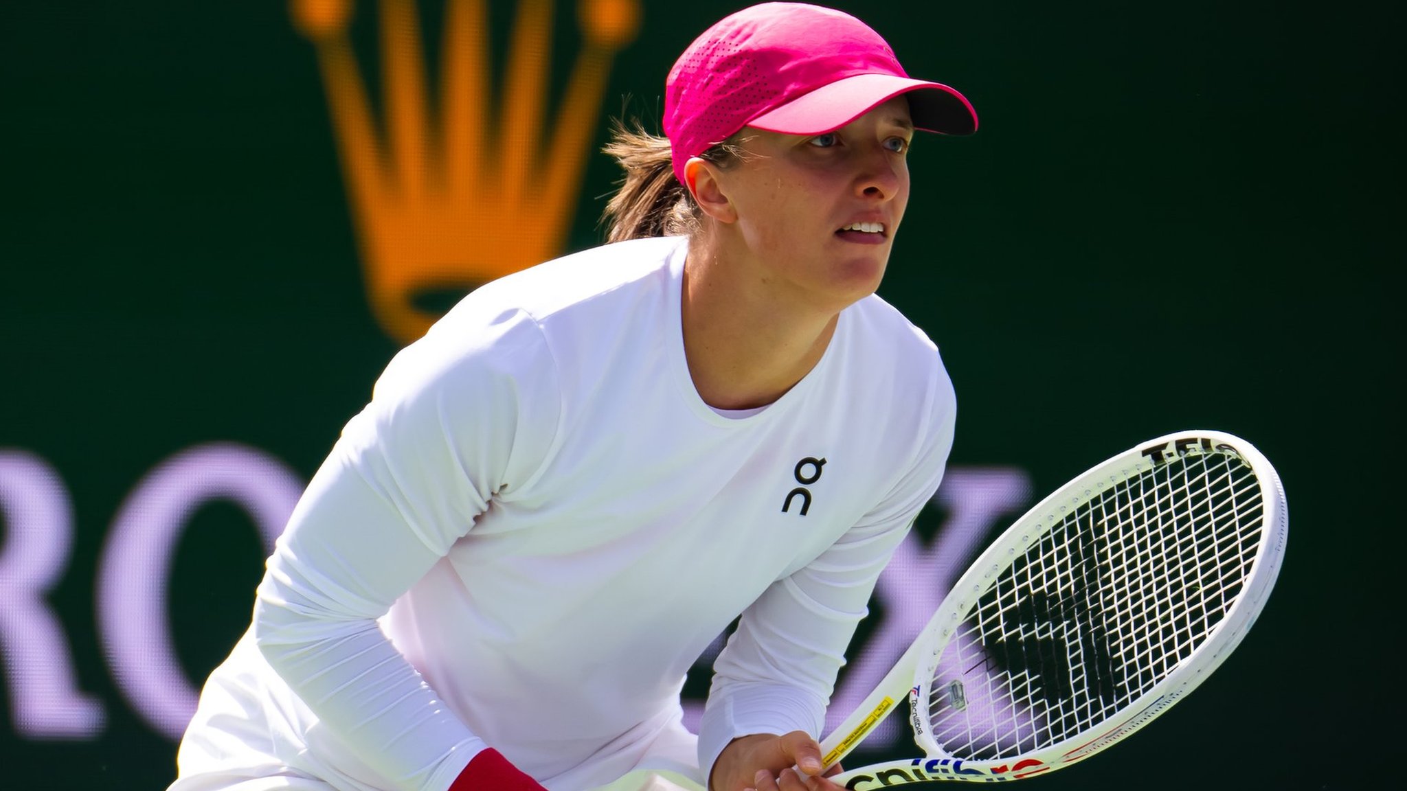 Indian Wells: Iga Swiatek reaches semi-finals as Caroline Wozniacki retires  injured - BBC Sport