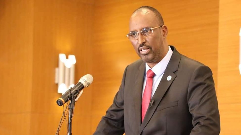 Dowladda Soomaaliya : Xaalada amniga waxa ay gaartay heer aanan gacmaha  laga laaban karin - BBC News Somali