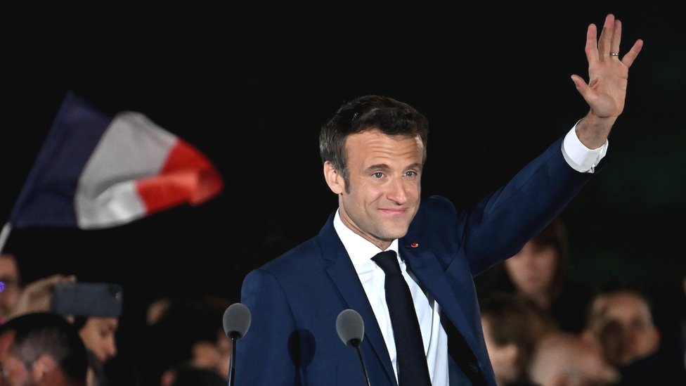 Macron reeleito na França: unir país e aprovar reforma impopular são desafios do presidente