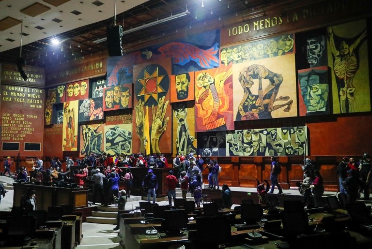 Manifestantes en la Asamblea Nacional