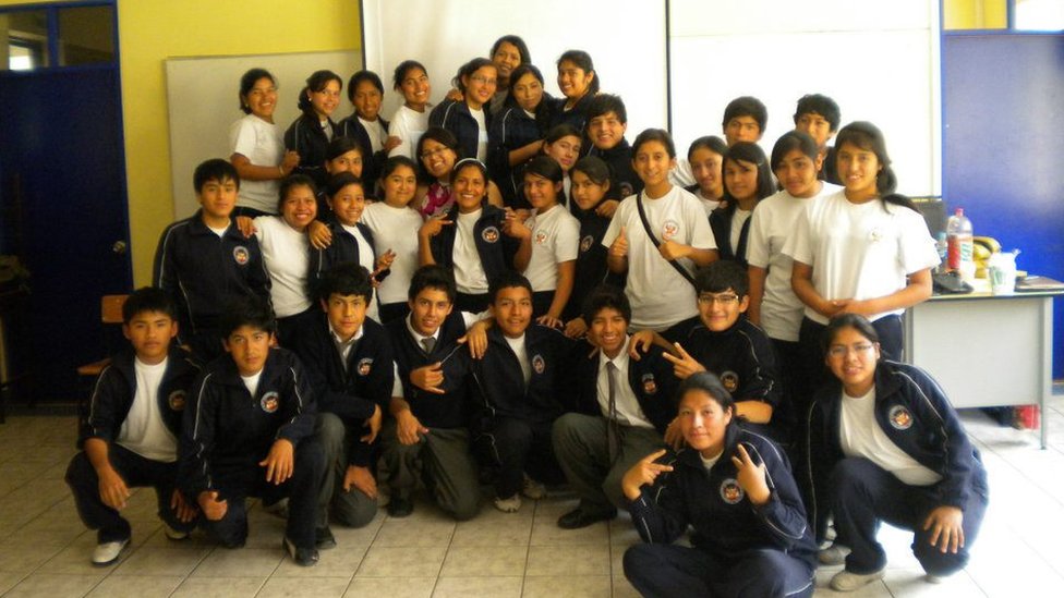 Gracias a Enseña Perú, Marcia pisó las aulas de clase como profesora por primera vez. Foto: Marcia Rivas. Marcia Rivas con sus alumnos. Foto: Marcia Rivas