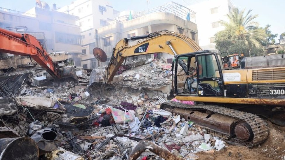 Pembersihan reruntuhan di Gaza pada tanggal 16 Mei, 2021