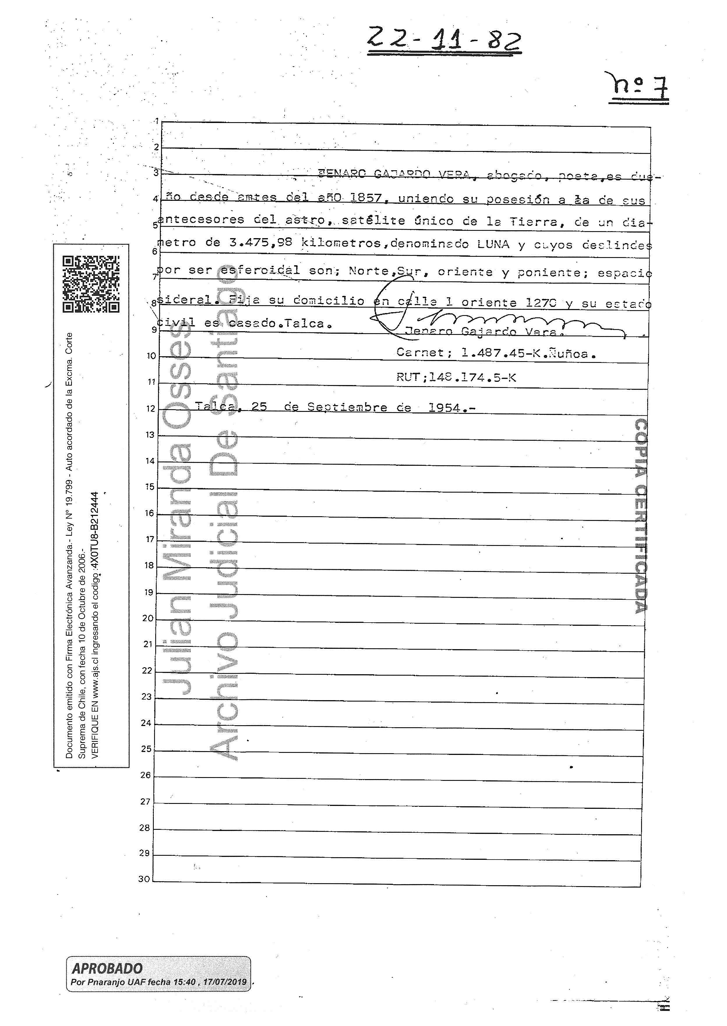 Documento firmado por notario que dice que Jenaro Gajardo Vera es dueño de la Luna.