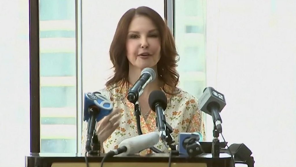 Harvey Weinstein: Ashley Judd leads backlash against quashed rape conviction