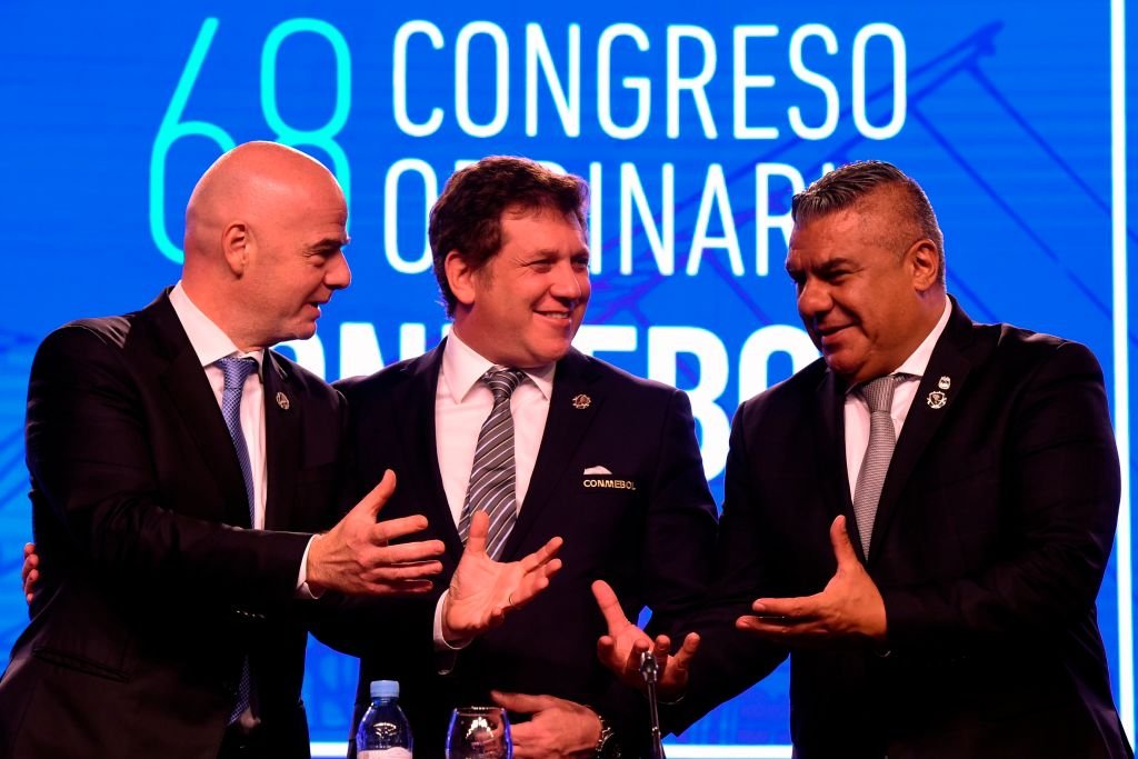 Gianni Infantino, Alejandro Domínguez y Claudio Tapia