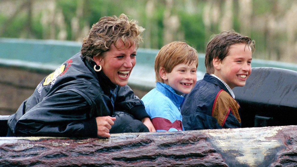 Diana, con el príncipe Harry y el príncipe William.