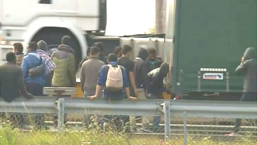 Мигранты в Кале
