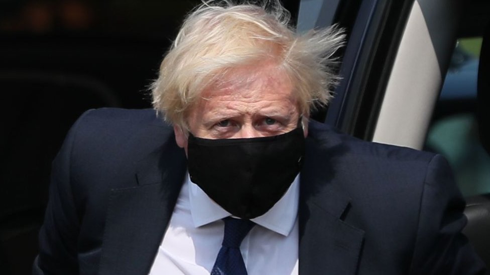 İngiltere Başbakanı Boris Johnson da koronavirüse yakalanmış ve hastaneye kaldırılmıştı.