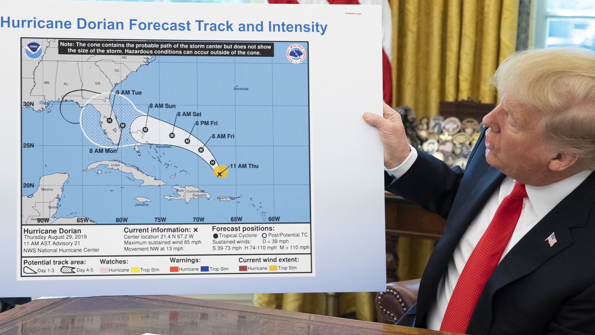 Hurricane Dorian: Trump map mysteriously loops in Alabama - BBC News