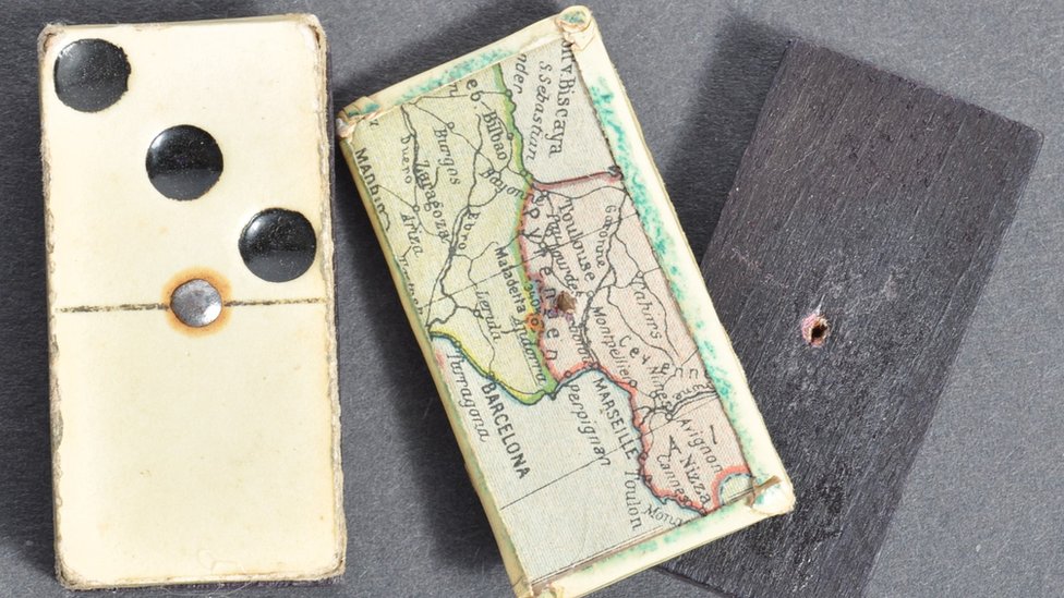 Secret WW2 spy gadgets sell for £17k at Bristol auction