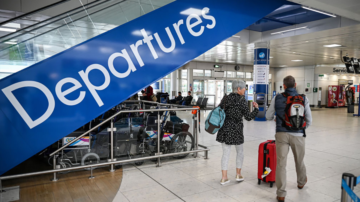 Glasgow Airport evacuated over unattended bag BBC