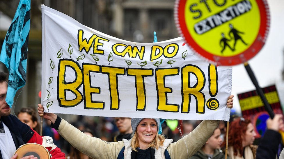 Manifestantes contra el cambio climático en Edimburgo