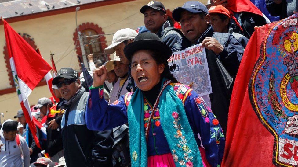 Manifestantes contra el gobierno en la ciudad de Puno.