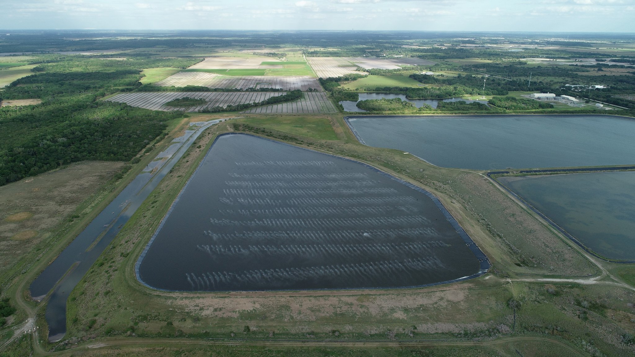 Piney Point: Emergency crews try to plug Florida toxic wastewater leak