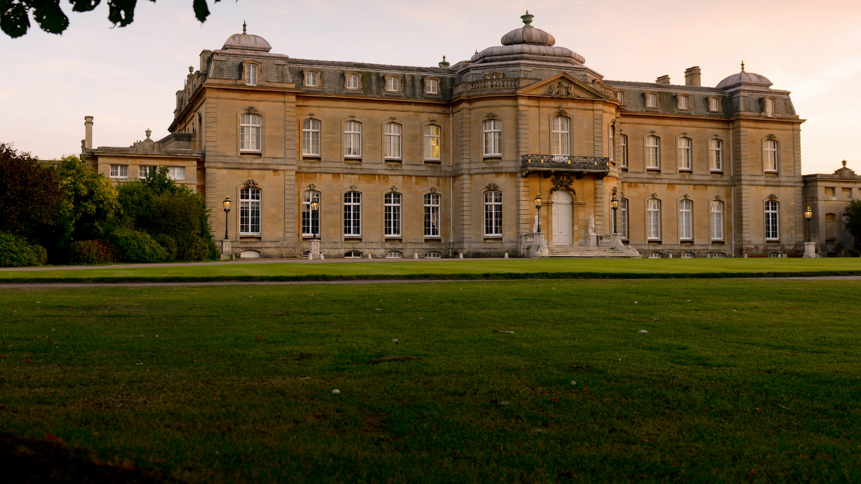 BBC Local Live Beds, Herts & Bucks on Wednesday 19 August 2015. BBC News