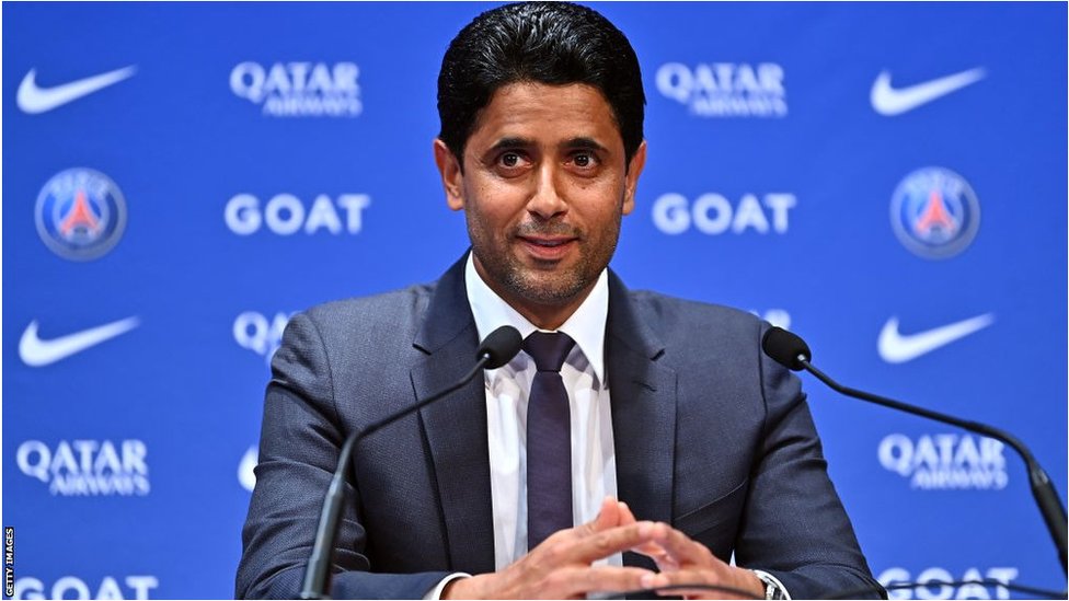 مانشستر يونايتد:ما العقبات أمام العرض القطري المحتمل لشراء النادي؟ 1 رئيس نادي باريس سان جيرمان ناصر الخليفي