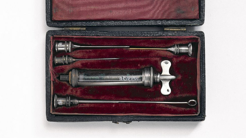 Primera aguja hipodérmica, inventada por el físico irlandés Dr. Francis Rynd hacia 1845