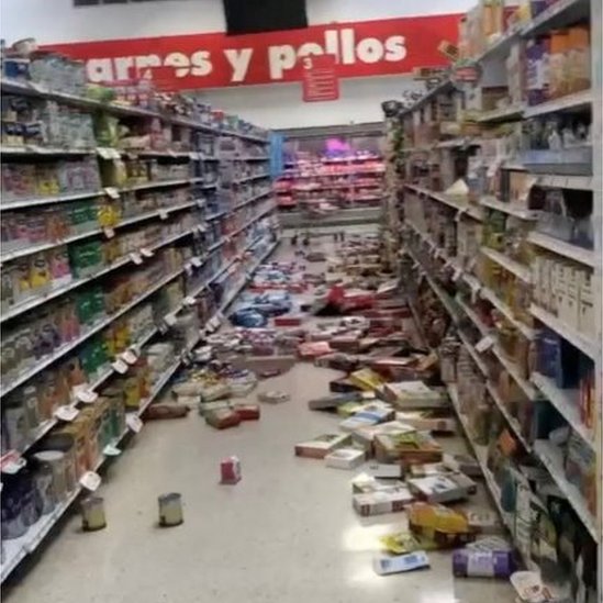 Productos derribados por el temblor en Guayaquil