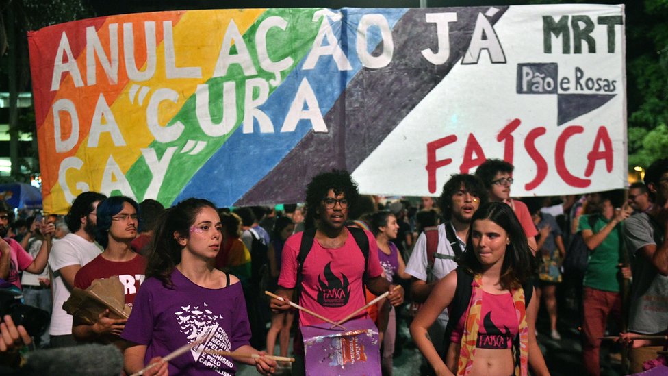 Brezilya'dami eylemciler.