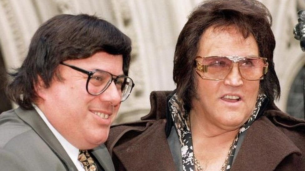 Elvis Presley, 40 tahun meninggal tapi tetap raup ratusan miliar per tahun  - BBC News Indonesia