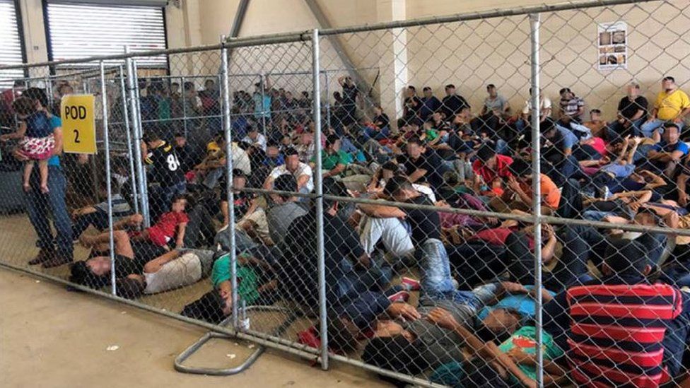Crisis migratoria en EE.UU.: las imágenes que muestran el "peligroso" hacinamiento en los centros de detención de inmigrantes - BBC News Mundo