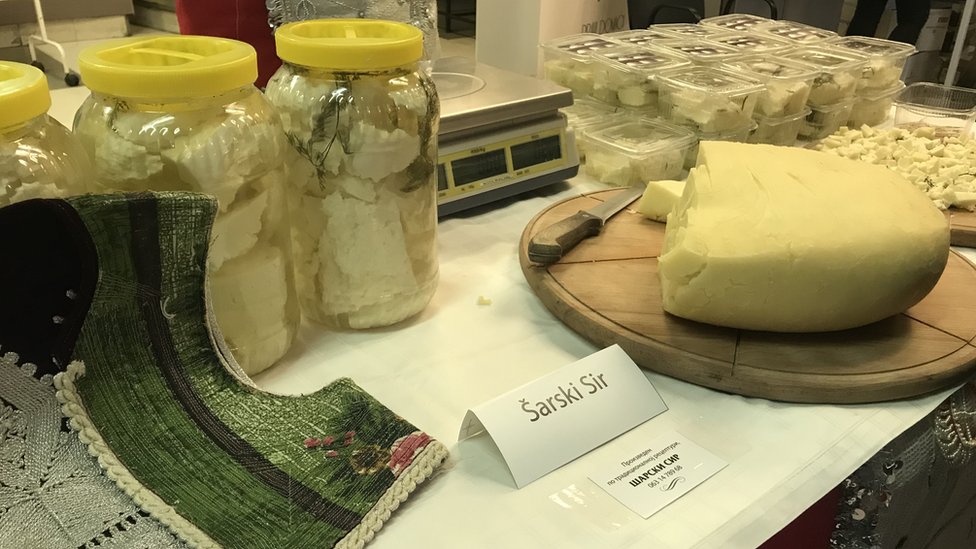 šarski sir na festivalu sira