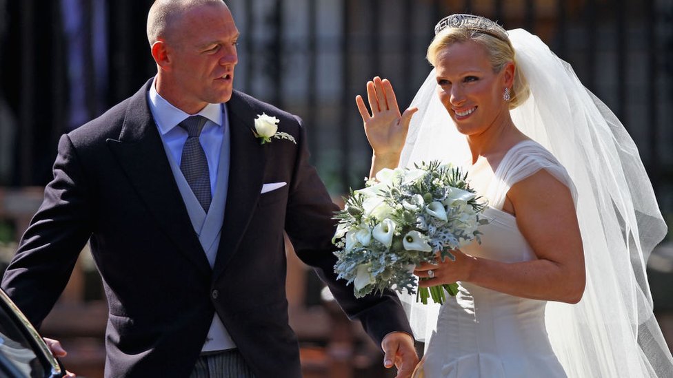 Кэд и денди одели Майка Тиндалла на его брачную свадьбу с Зарой Филлипс, дочерью принцессы Анны, в 2011 году