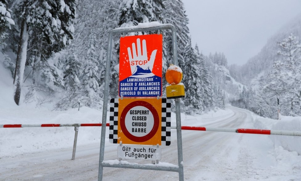 Alps Snow Avalanche Kills Three Skiers Near Lech Austria Bbc News