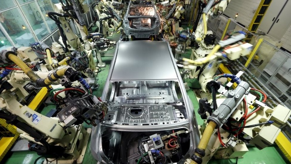 Седаны Hyundai Motor собираются на заводе автопроизводителя в Асане, примерно в 100 км (62 милях) к югу от Сеула, 22 января 2013 г.