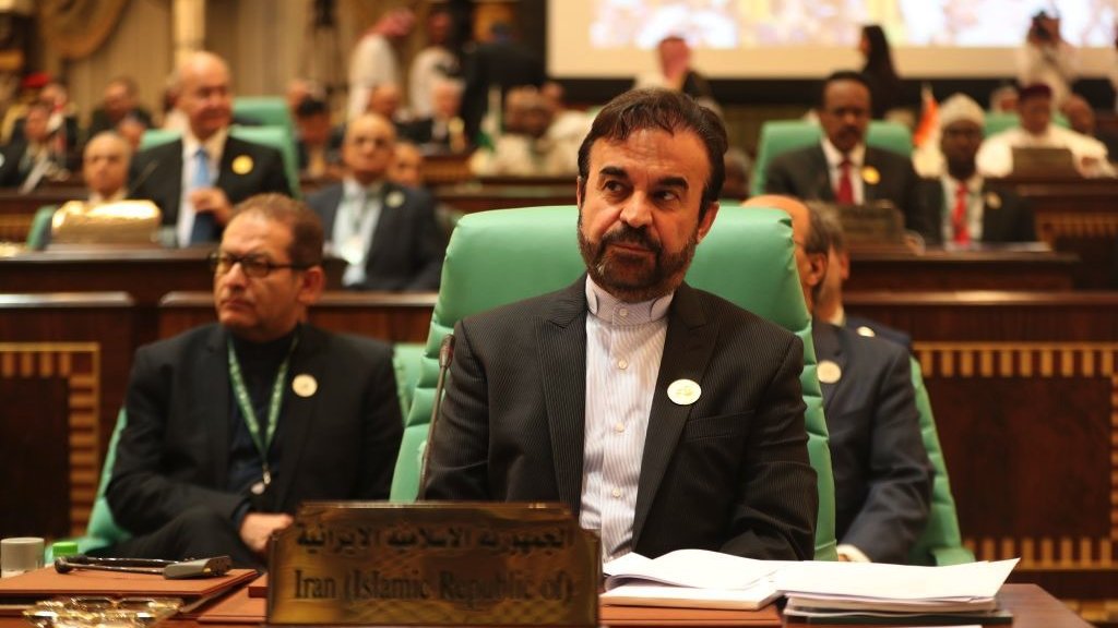 السعودية وإيران: ثلاثة دبلوماسيين إيرانيين يستأنفون أعمالهم من جدة 2 رضا نجفي ممثلاً إيران خلال اجتماع قمة منظمة التعاون الإٍسلامي في مكة عام 2019