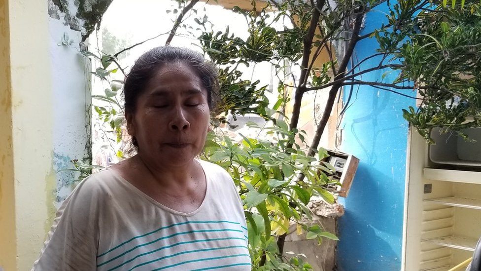 Mientras sus vecinos han quedado en la calle, Hortensia podrá dormir en su casa que quedó a salvo. Hortensia Navarro