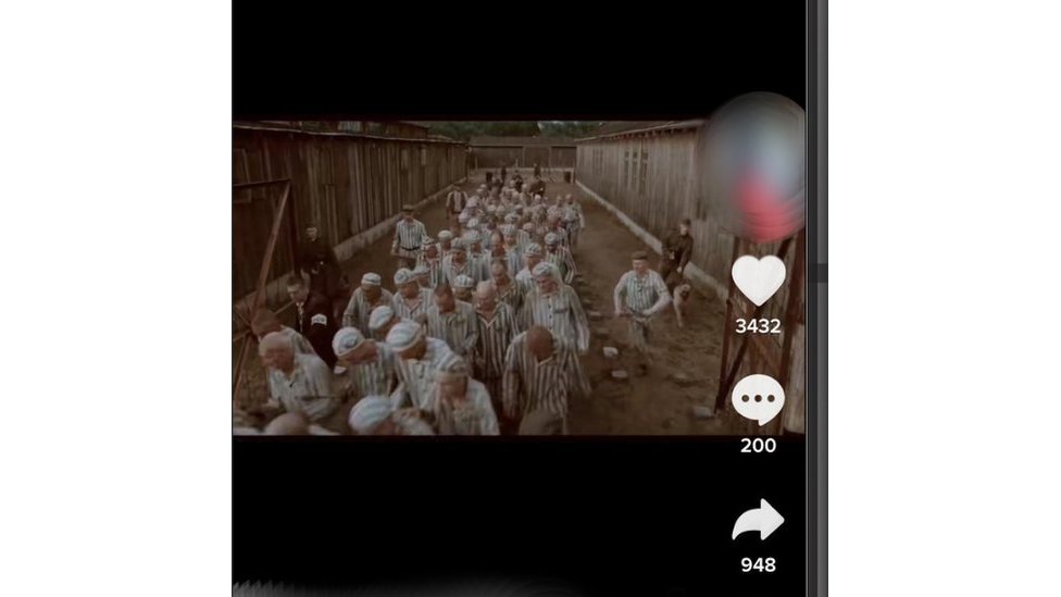 Скриншот из фильма о Холокосте