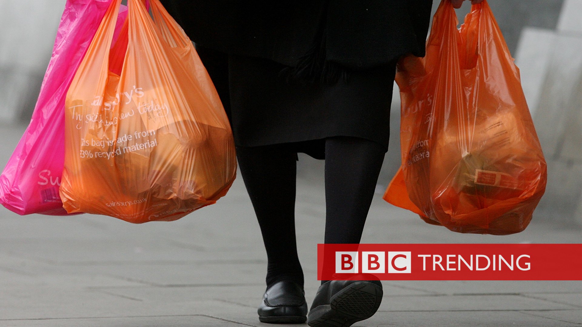 Internet jokes declare 5p plastic bags a 'first world problem' - BBC News