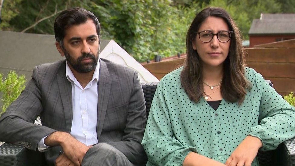 في اسكتلندا، زوجة وزير تقاضي حضانة أطفال بتهمة "التمييز العنصري" 1 حمزة يوسف ونادية النقلا