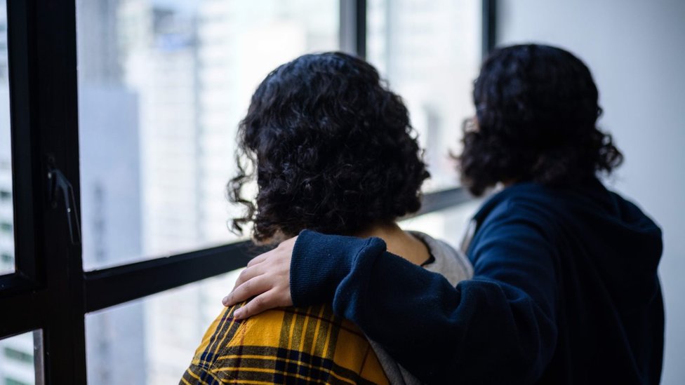 Saudi Arabia sisters pass Hong Kong deportation deadline