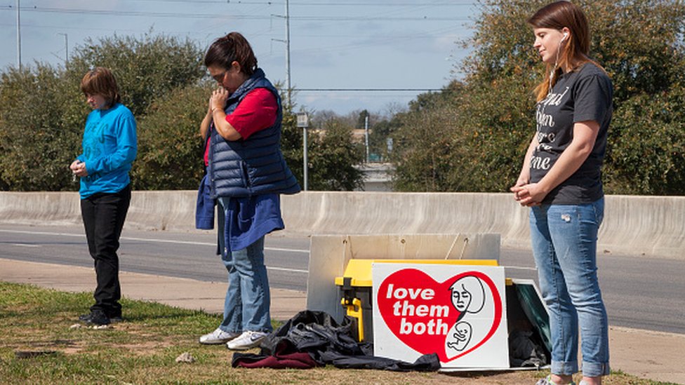 Teksas'ta kürtaj karşıtları, kürtaj klinikleri önünde zaman zaman eylem yapıyor