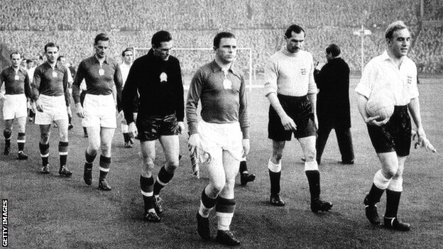 Hungary's team line up against England at Wembley in 1954