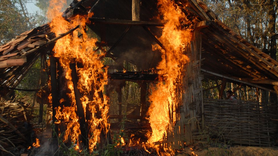 Rumah pengikut Syiah Sampang dibakar massa delapan tahun lalu di Sampang Madura.