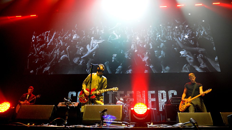 The Courteeners помогают вновь открыть Manchester Arena с благотворительным концертом We Are Manchester в 2017 году