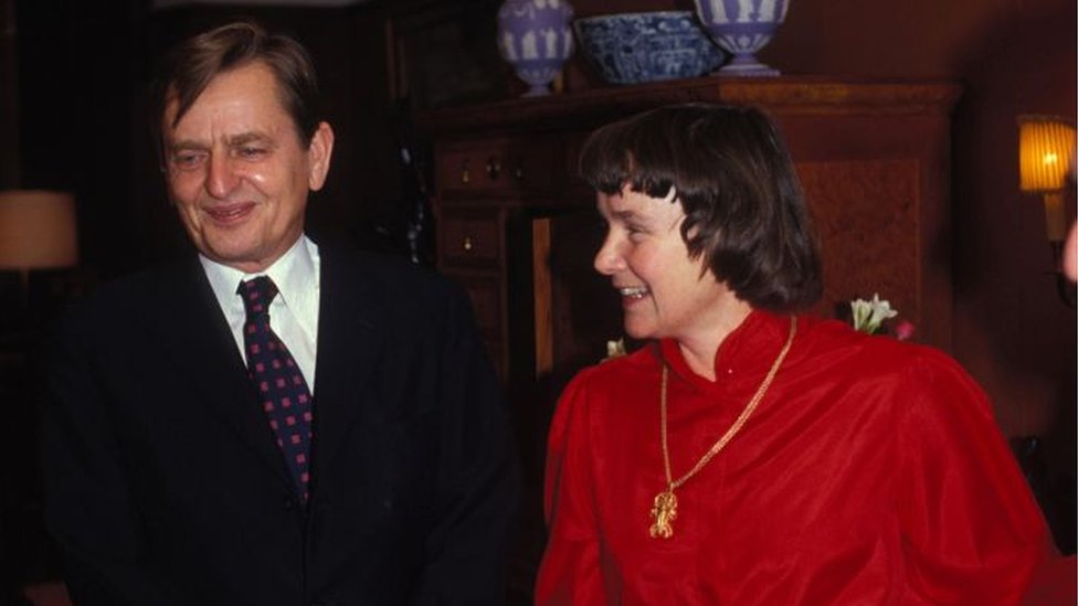 Olof Palme y su esposa Lisbet en 1982