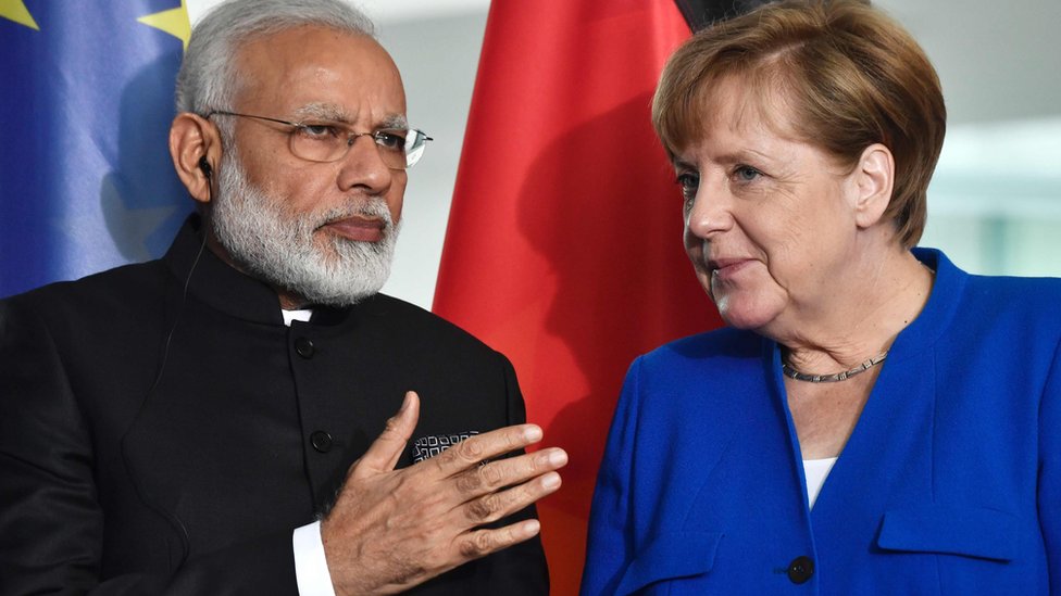 El nuevo orden mundial parece hablar múltiples lenguas. Canciller alemana Angela Merkel junto al primer ministro de India Narendra Modi.