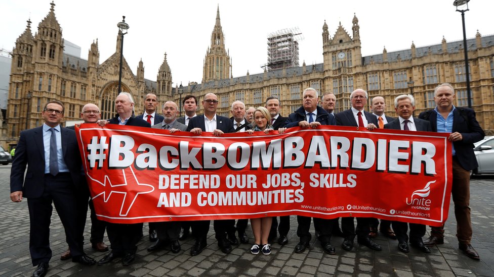 Union Unite и некоторые рабочие Bombardier протестуют в Вестминстере из-за угрозы для рабочих мест