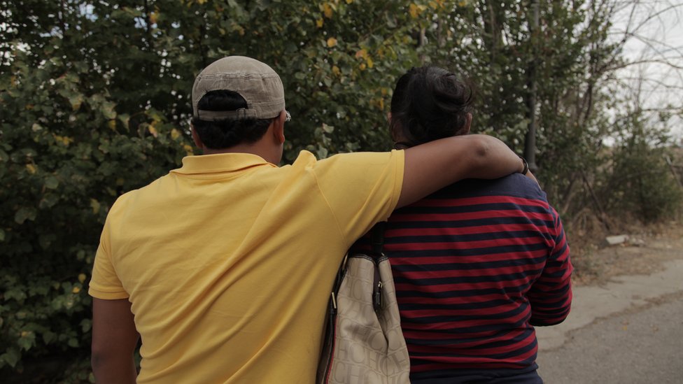 Raúl y Elizabeth son hondureños, viven en La Cañada y están en proceso de regularizar su situación en España. (Foto: BBC Mundo/Enric Botella) Raúl y Elizabeth (BBC Mundo/Enric Botella)